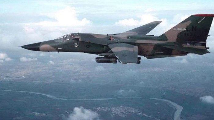 Бомбардировщик f-111f