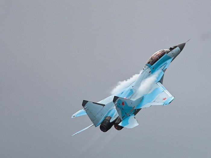 Истребитель Су-30см2