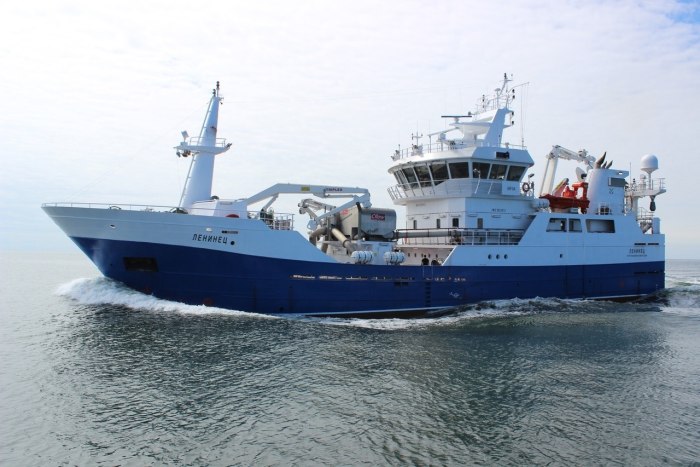 Траулер sk4106r
