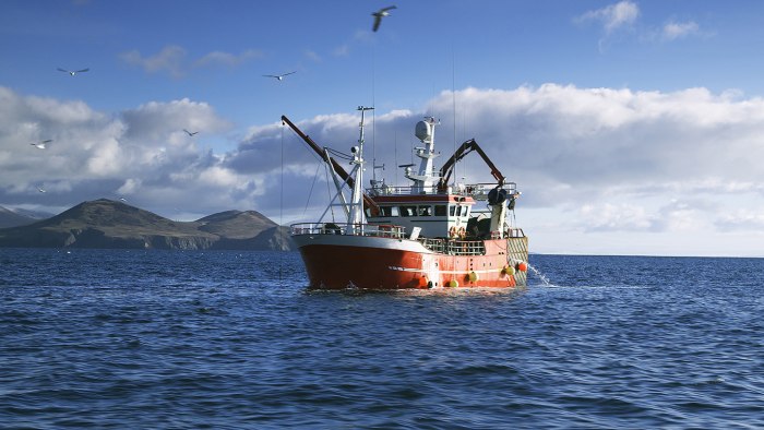 Траулер норвежское море