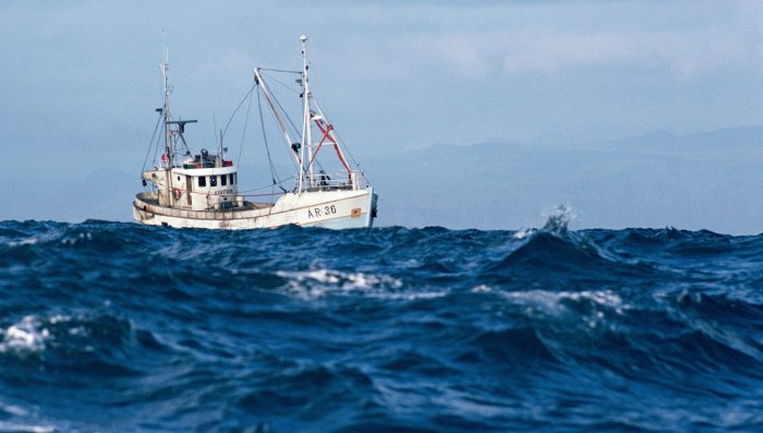 Траулер норвежское море