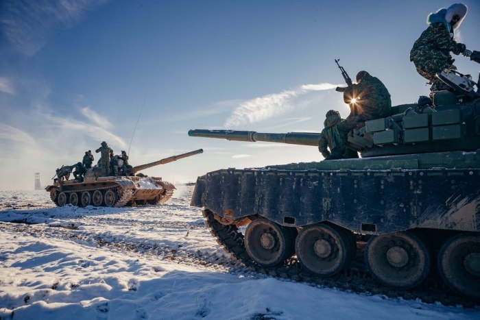 Колонна танк т80
