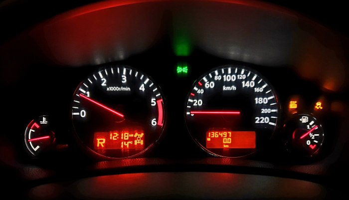 Nissan x Trail 2008 горит лампа 4 WD ESP