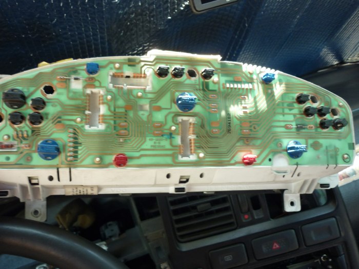 Nissan primera p11 лампы приборной панели