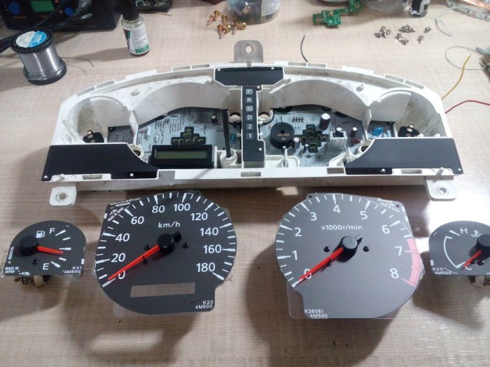 Nissan Sunny fb15 приборная панель