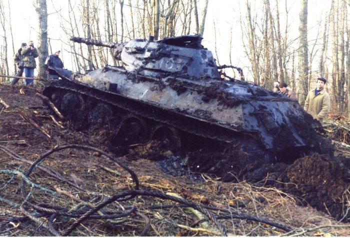 Подъем танка т-34 из болота