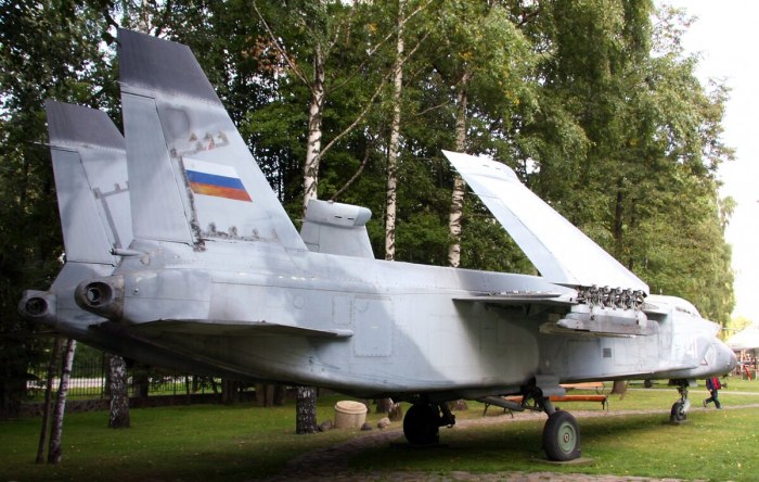 Як 141