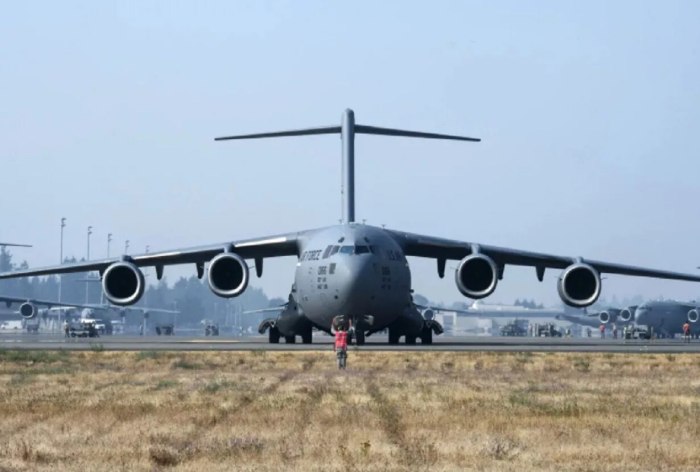 Boeing c-17