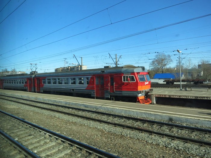 Поезд 102я, Москва — Ярославль дневной экспресс