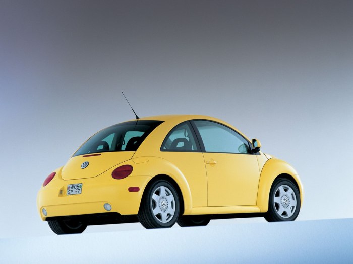 Volkswagen Жук желтый