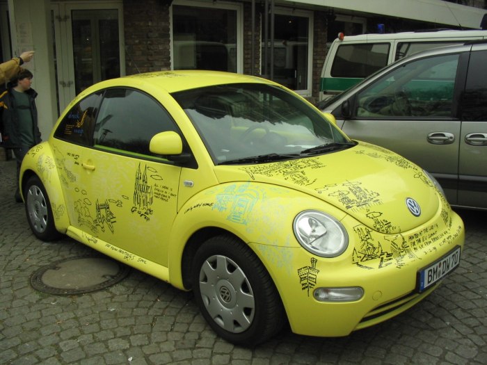 Volkswagen New Beetle, 2.0 л., 2000 года