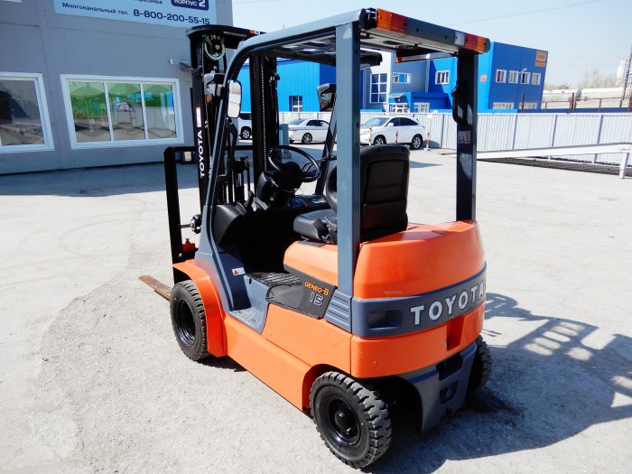 Погрузчик Toyota 7fb15