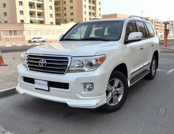 Toyota Land Cruiser 400