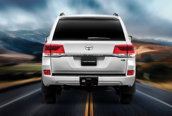 Toyota Land Cruiser v8 2021
