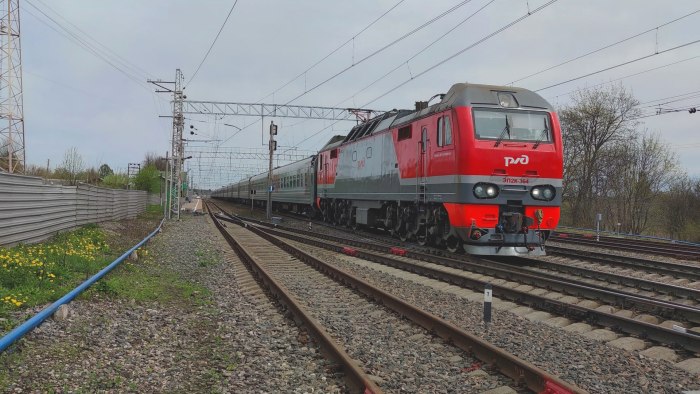 Поезд 375