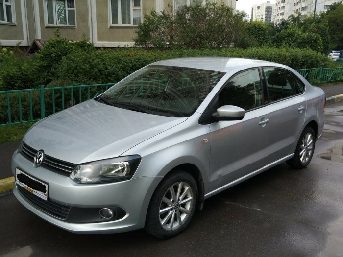 Volkswagen Polo 2015 серый