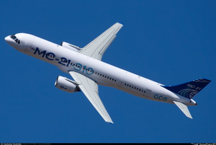 Самолет Иркут МС-21