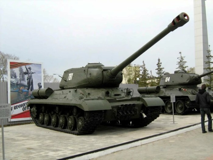 Танк Иосиф Сталин