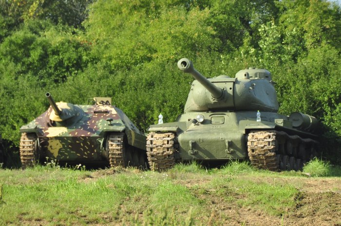 Танк ИС-2