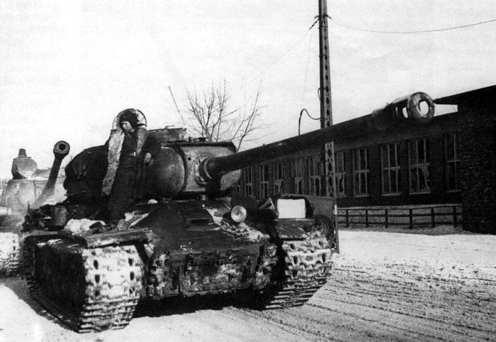 Танк ИС 2 на войне