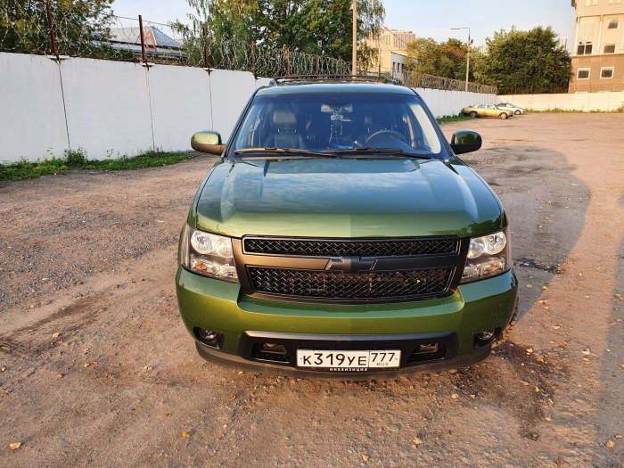 Chevrolet Tahoe зеленый