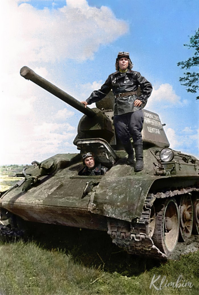 Танк с танкистом