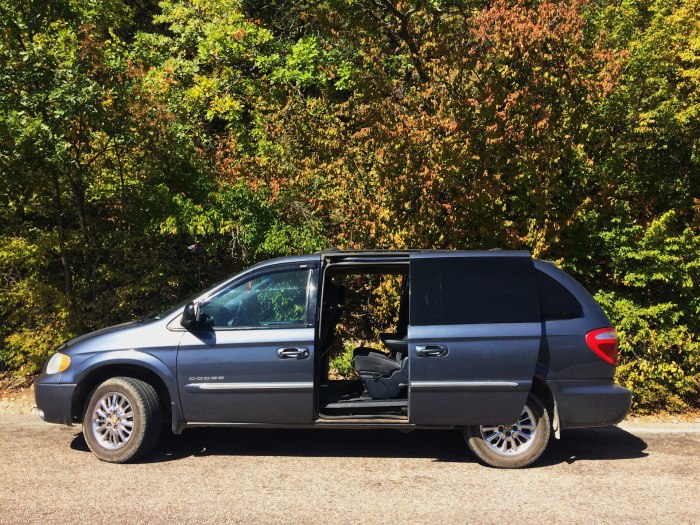 Dodge Caravan 4