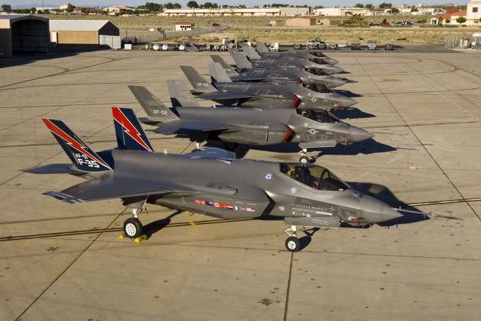 F-35 вертикальный взлет