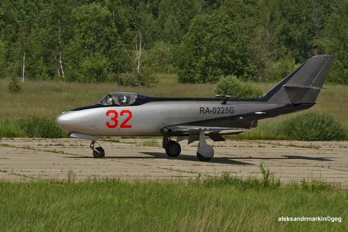 Як-32 реактивный самолёт