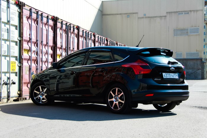 Ford Focus 3 Black Tuning