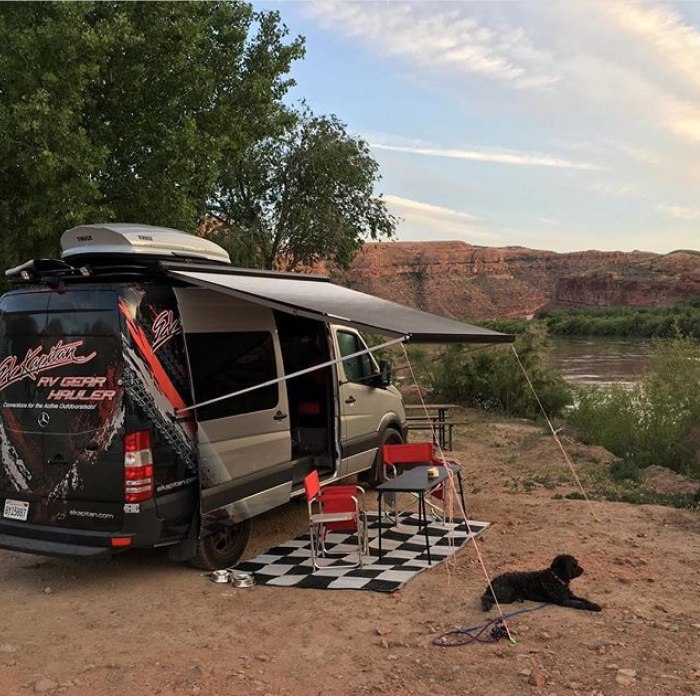 Ford Transit с караваном