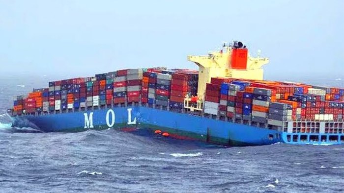 Контейнеровоз Mol Comfort