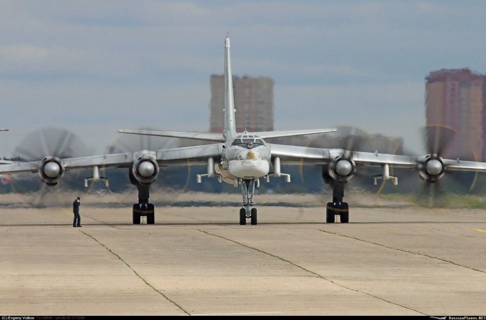 Бомбардировщик ту-95мс