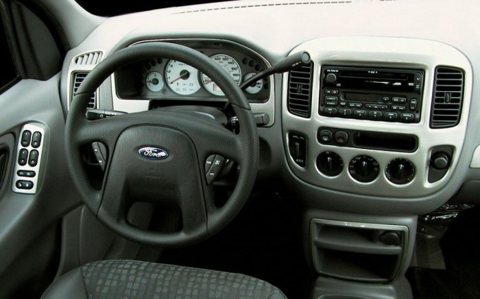 Ford Escape салон