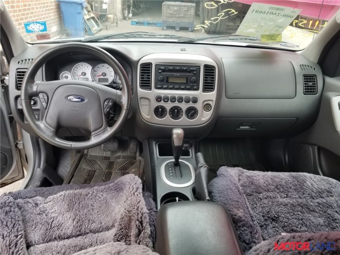 Ford Escape 2001 салон