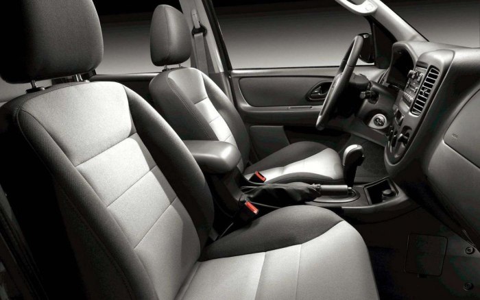 Ford Escape 2004 салон