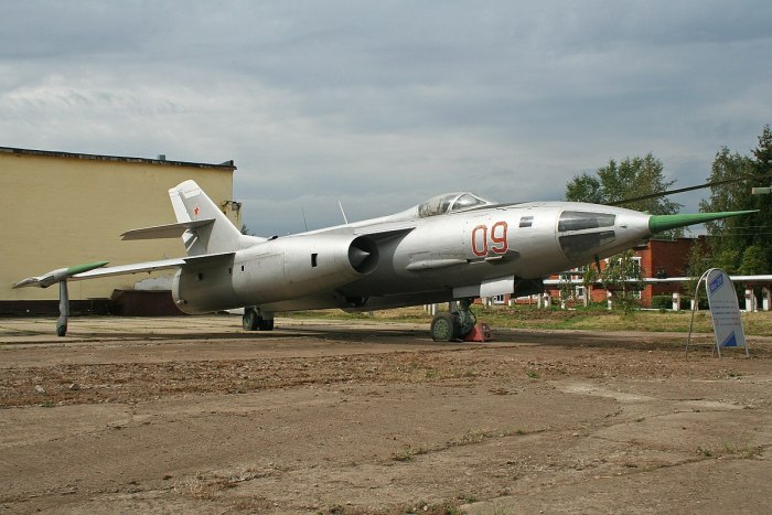 Самолет як 28