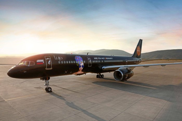 Boeing-757 Black Jet