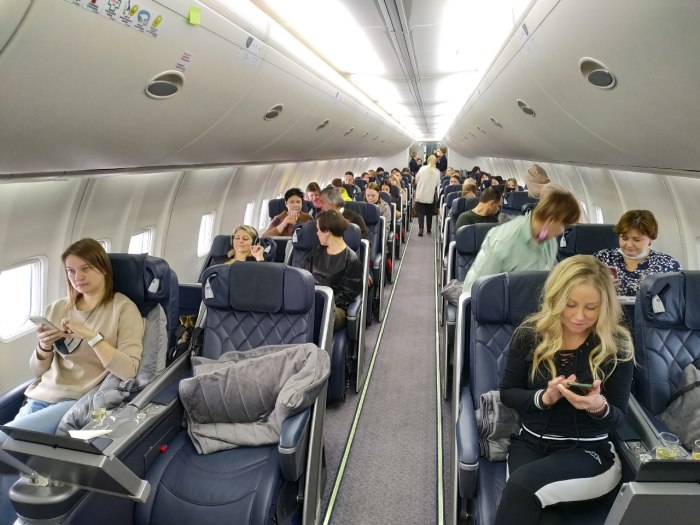 Azur Air 757 черный