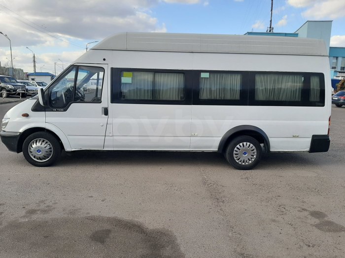 Микроавтобус Ford Транзит