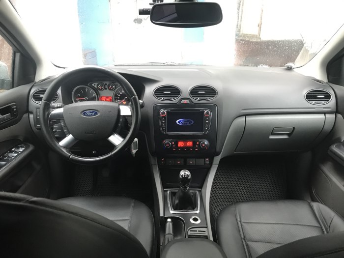 Ford Focus 2 2007 салон