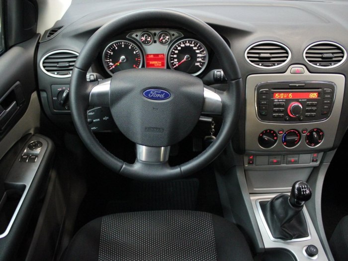 Ford Focus 2 Рестайлинг салон