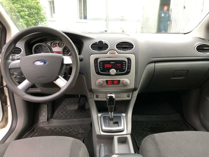 Ford Focus 2 хэтчбек салон