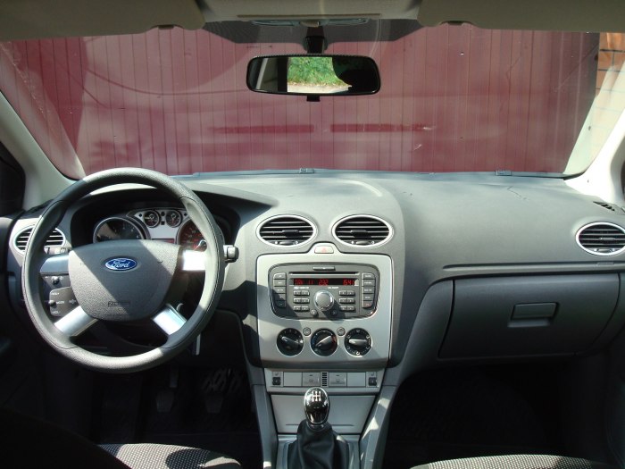Ford Focus 2 хэтчбек салон