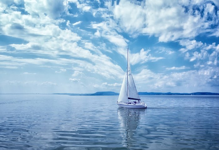 Море Парус
