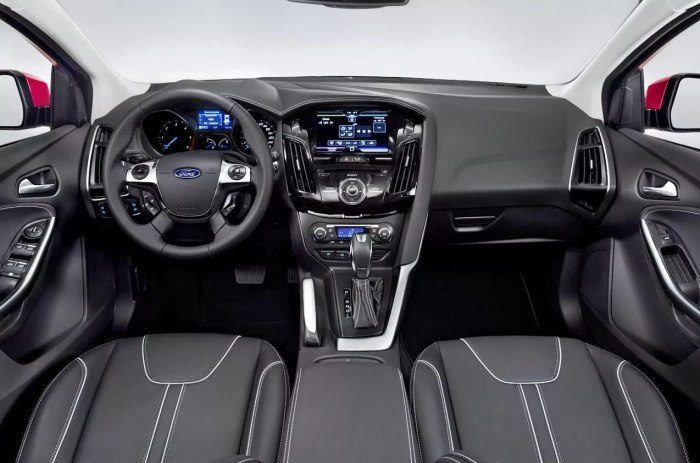 Ford Focus 3 седан салон