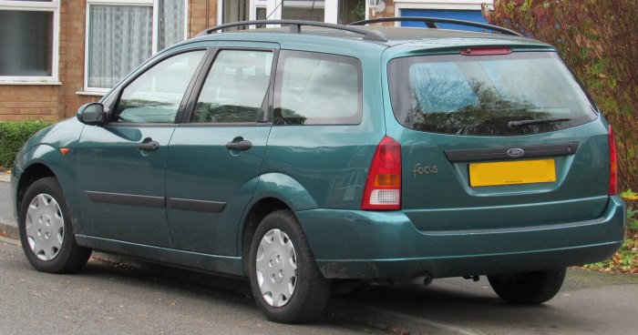 Ford Focus 1 сзади универсал