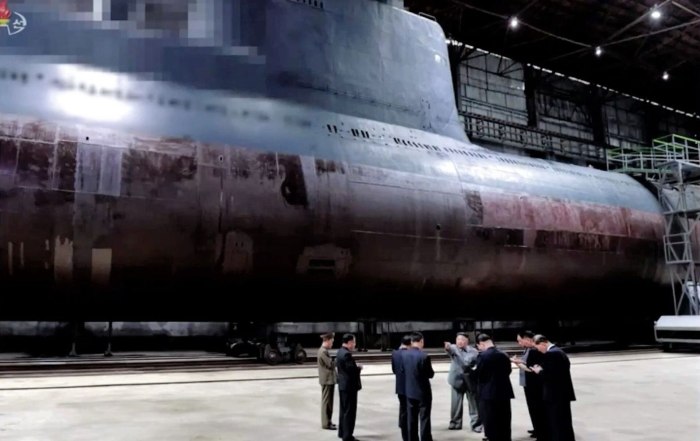 Ким Чен Ын подводная лодка