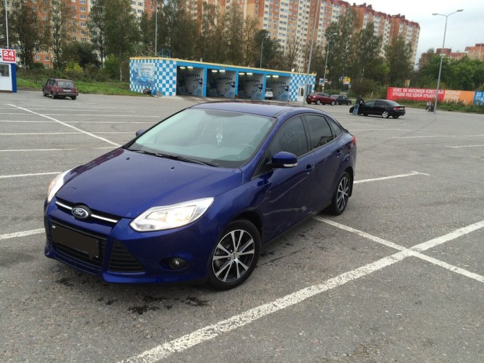 Ford Focus 3 седан синий
