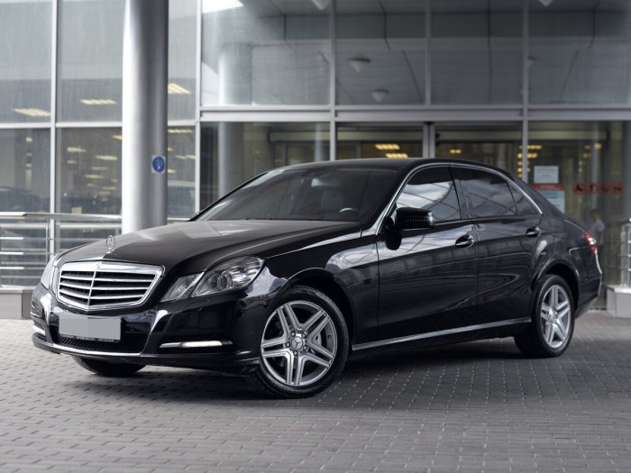Mercedes Benz e200 черный